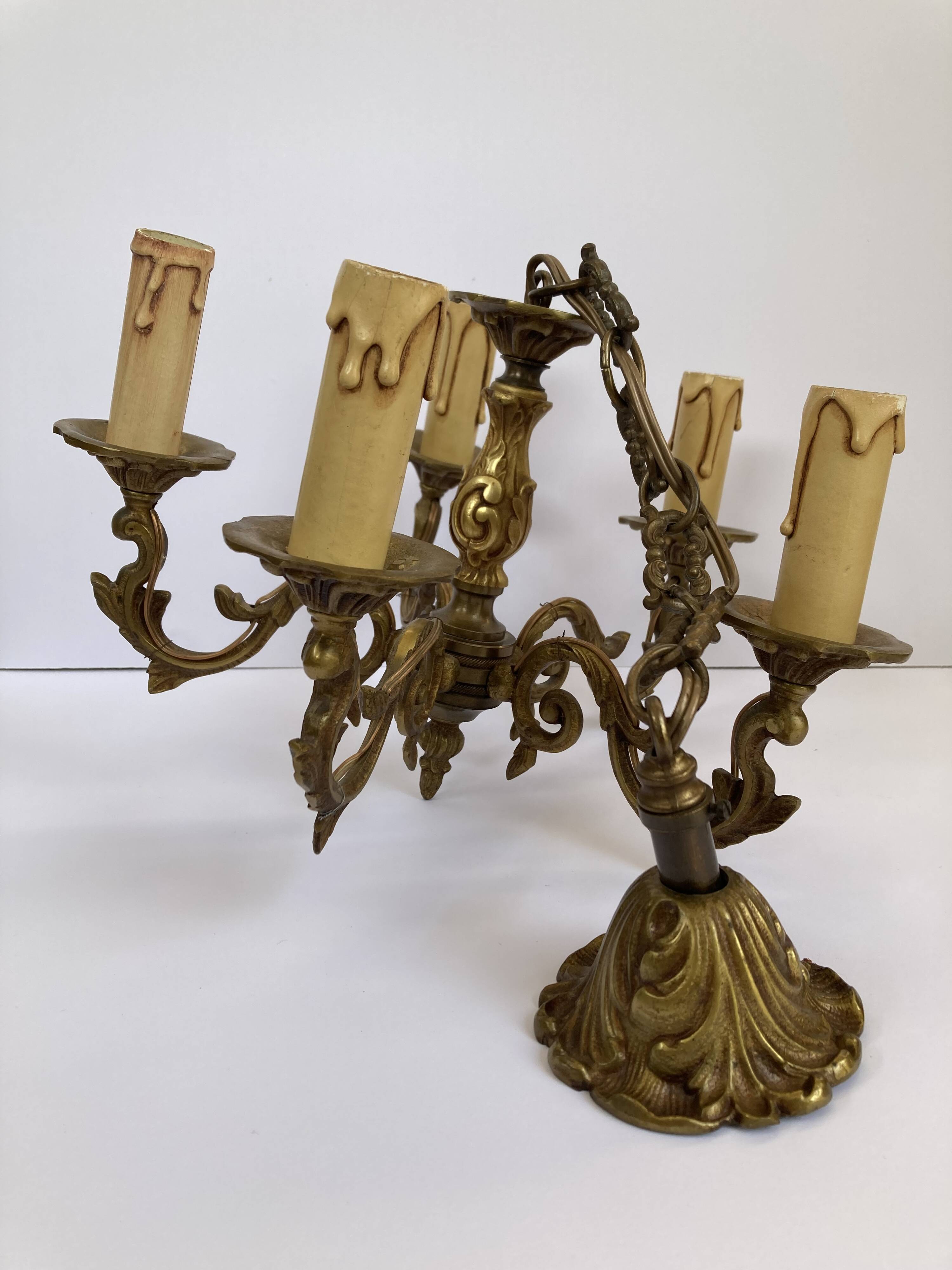 Lustre ancien doré à 5 lumières