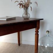 Table / Vintage cherry wood desk with turned legs – Natural patina
