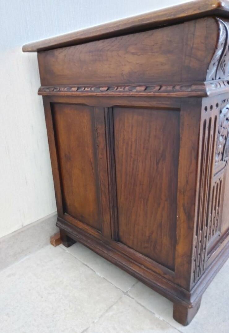 Very large antique medieval style chest * Solid wood