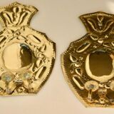 Paire de grands appliques en laiton de style baroque du milieu du siècle suédois.