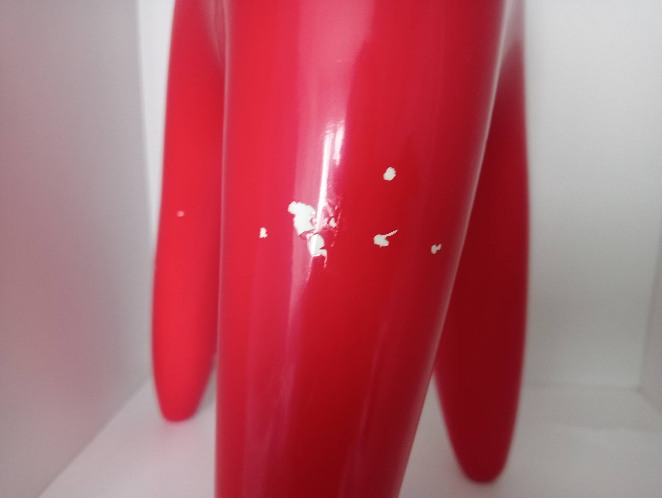 Tooth-shaped vase