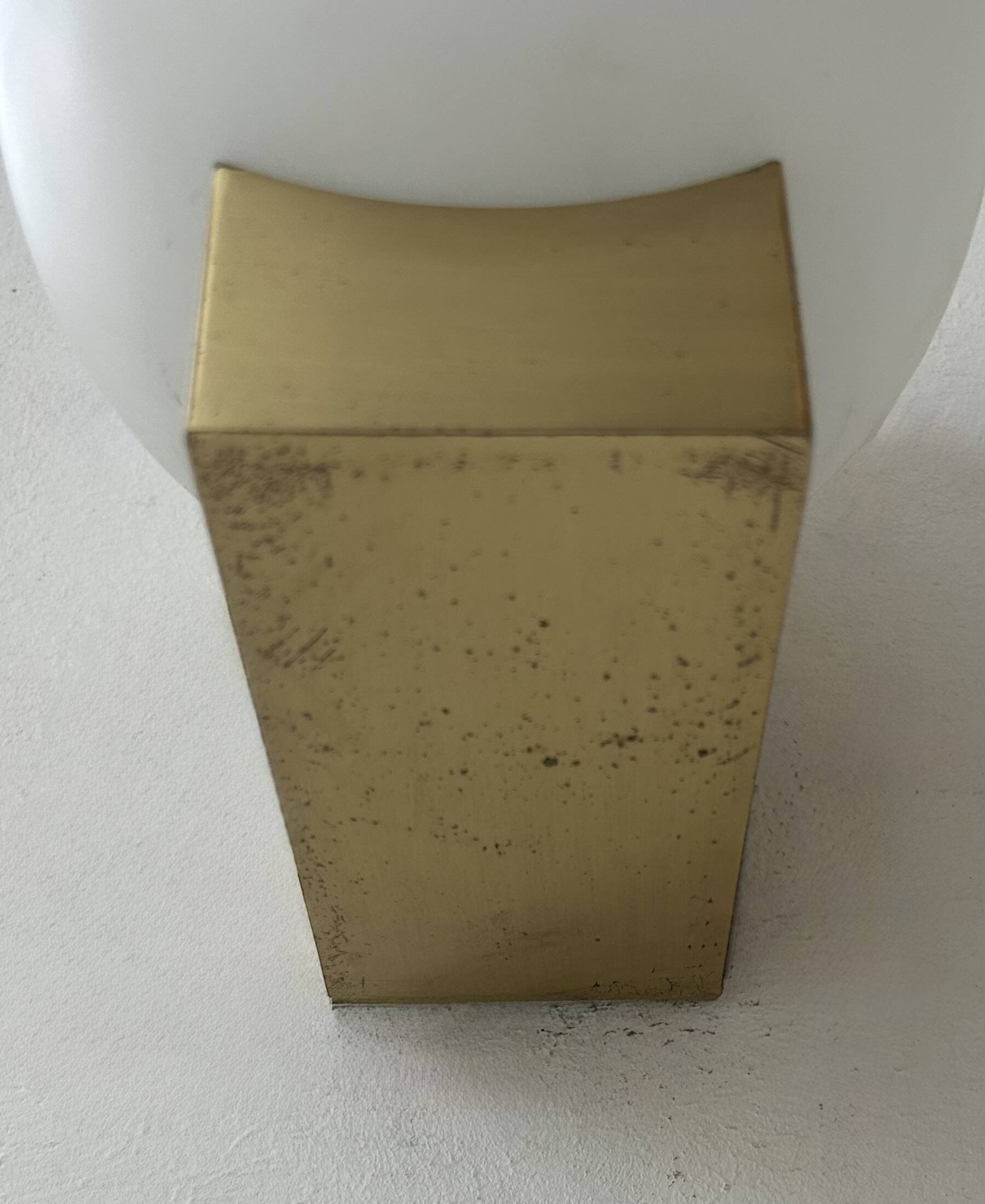 Vintage wall light, brass and opaline, France, 1970.