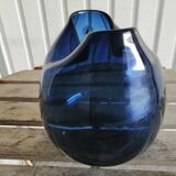 Vase bleu fumé en verre soufflé