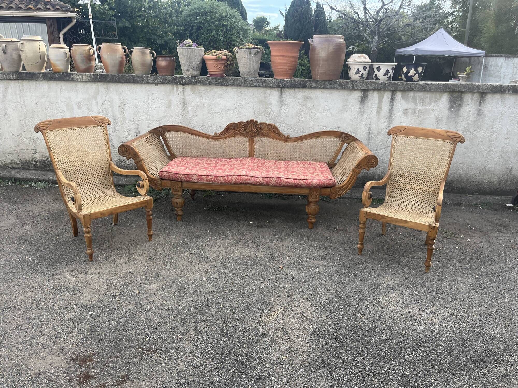 Colonial teak lounge: 3-seater sofa and 2 planter chairs.