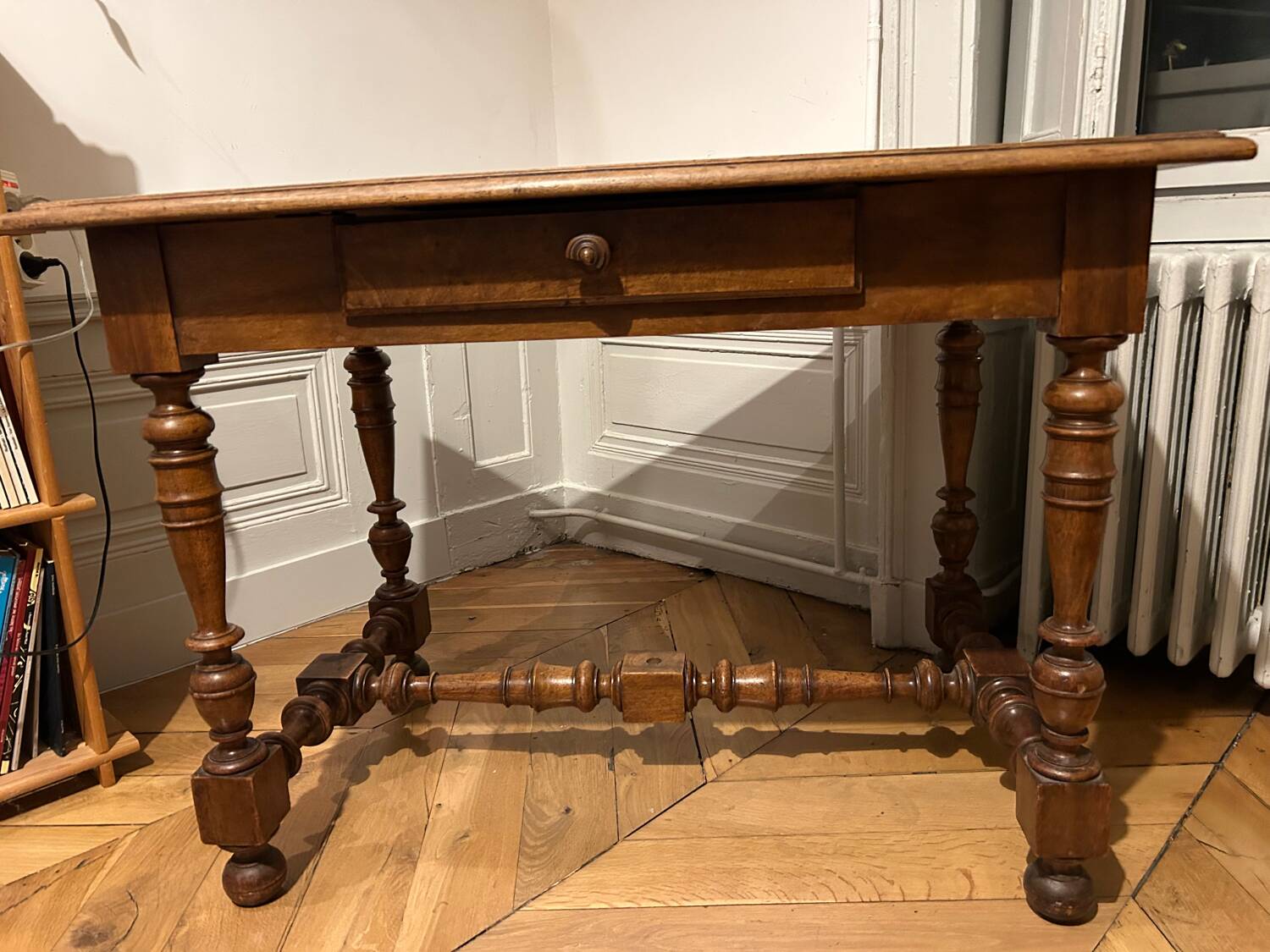 Bureau style Louis xiii / 100*65*h72/ bois