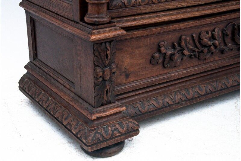 Library in the neo-renaissance style, circa 1890.