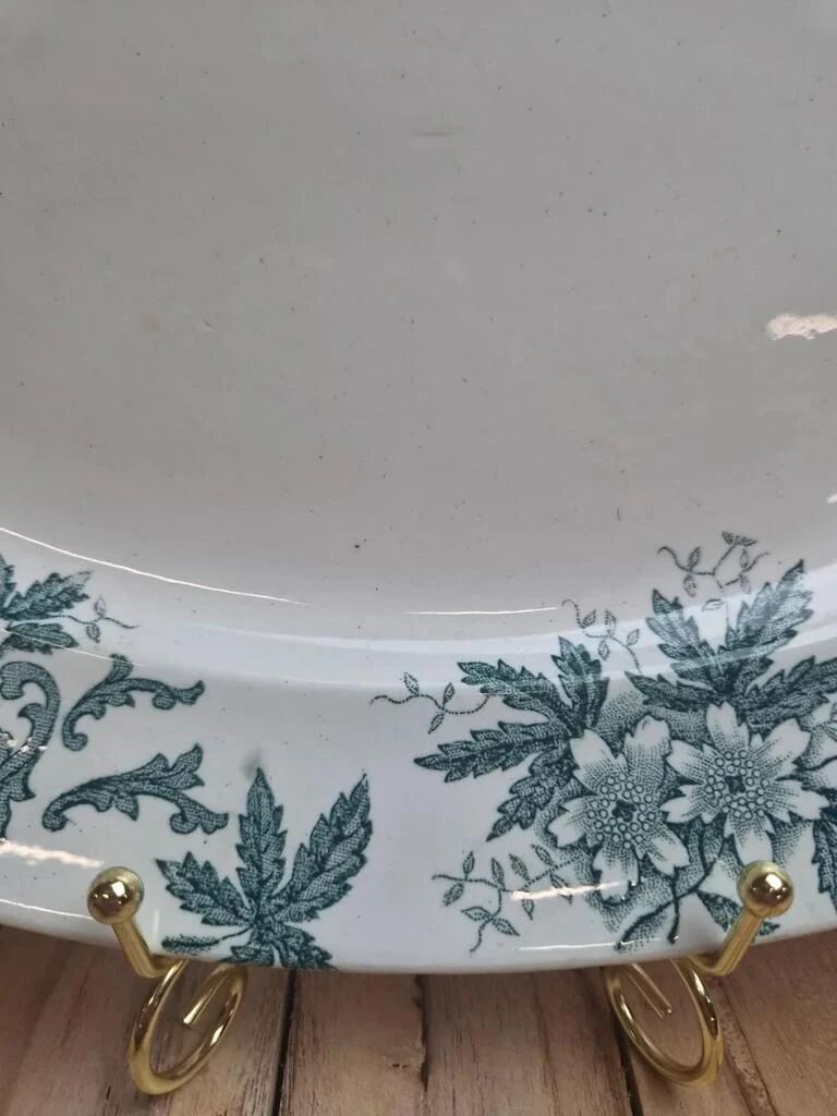 Oval plate Saint-Amand model Anemone – Old ironstone