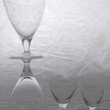Service of engraved foot glasses 50s