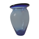 Blue vase glass blows