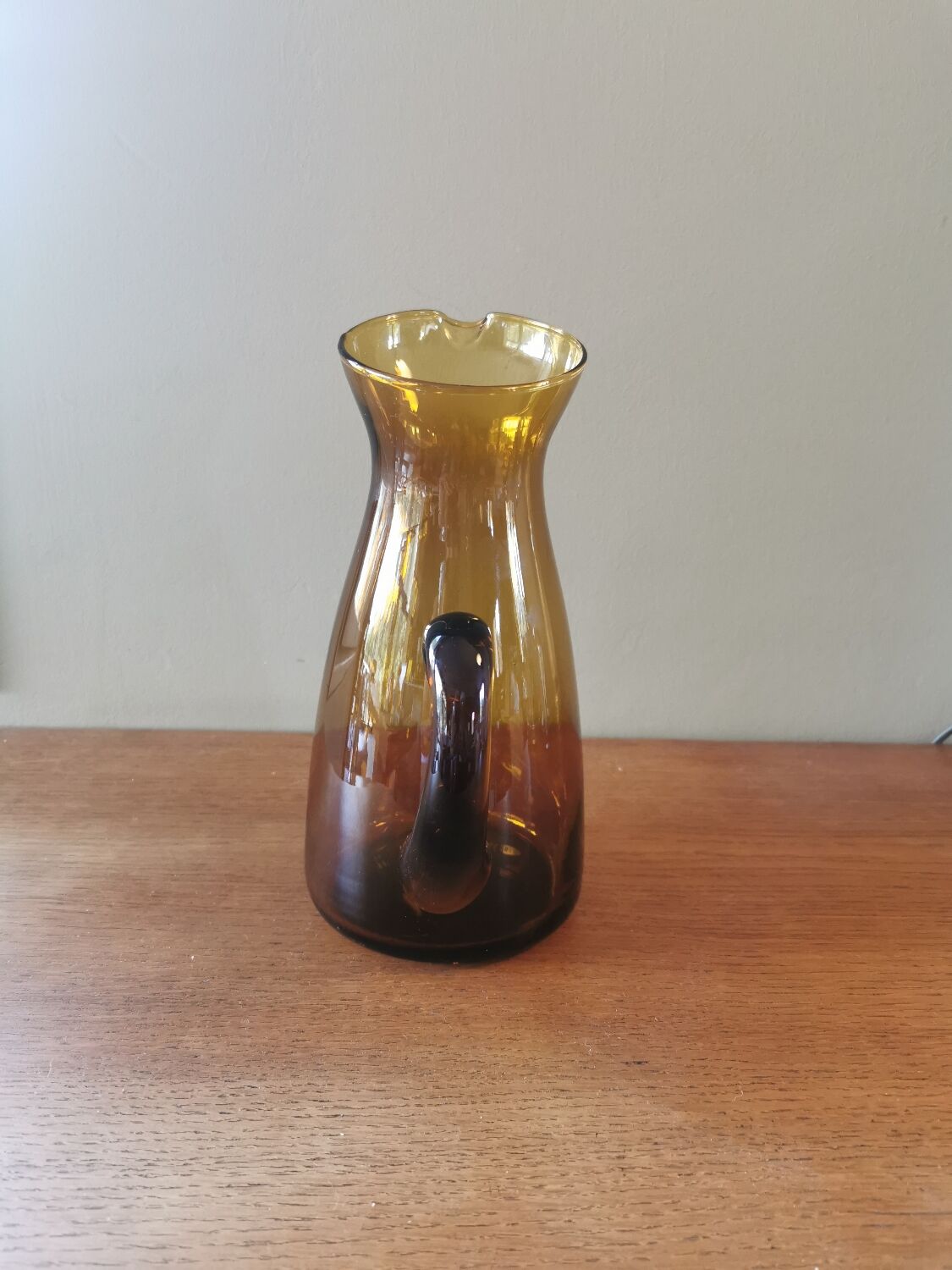 Pichet haut vintage verre couleur ambre