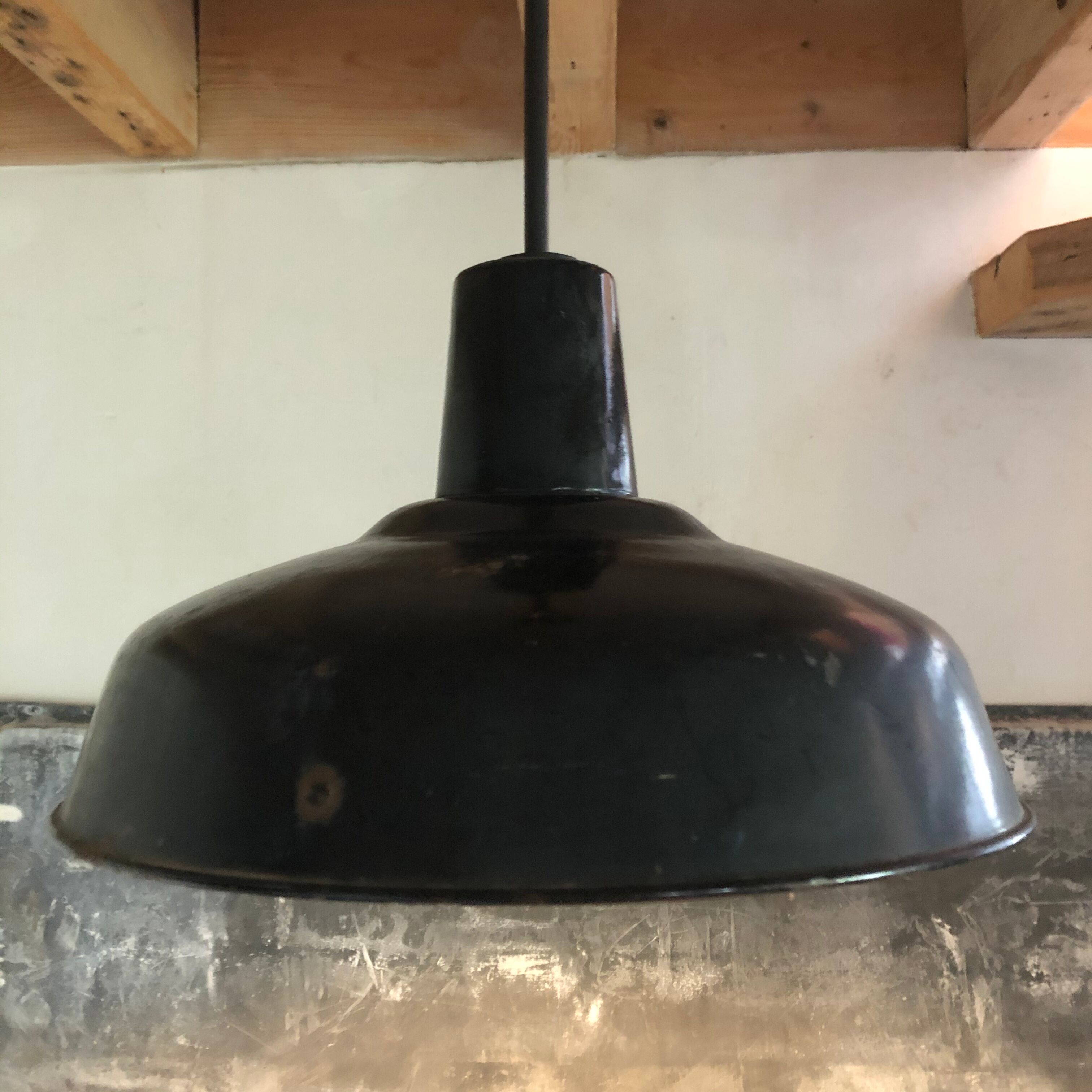 Enamelled sheeting suspension