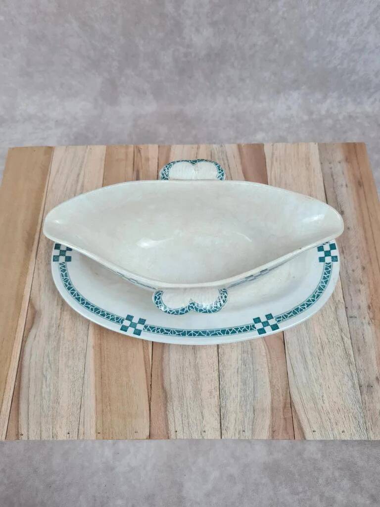Antique sauceboat Creil & Montereau – Nancy service