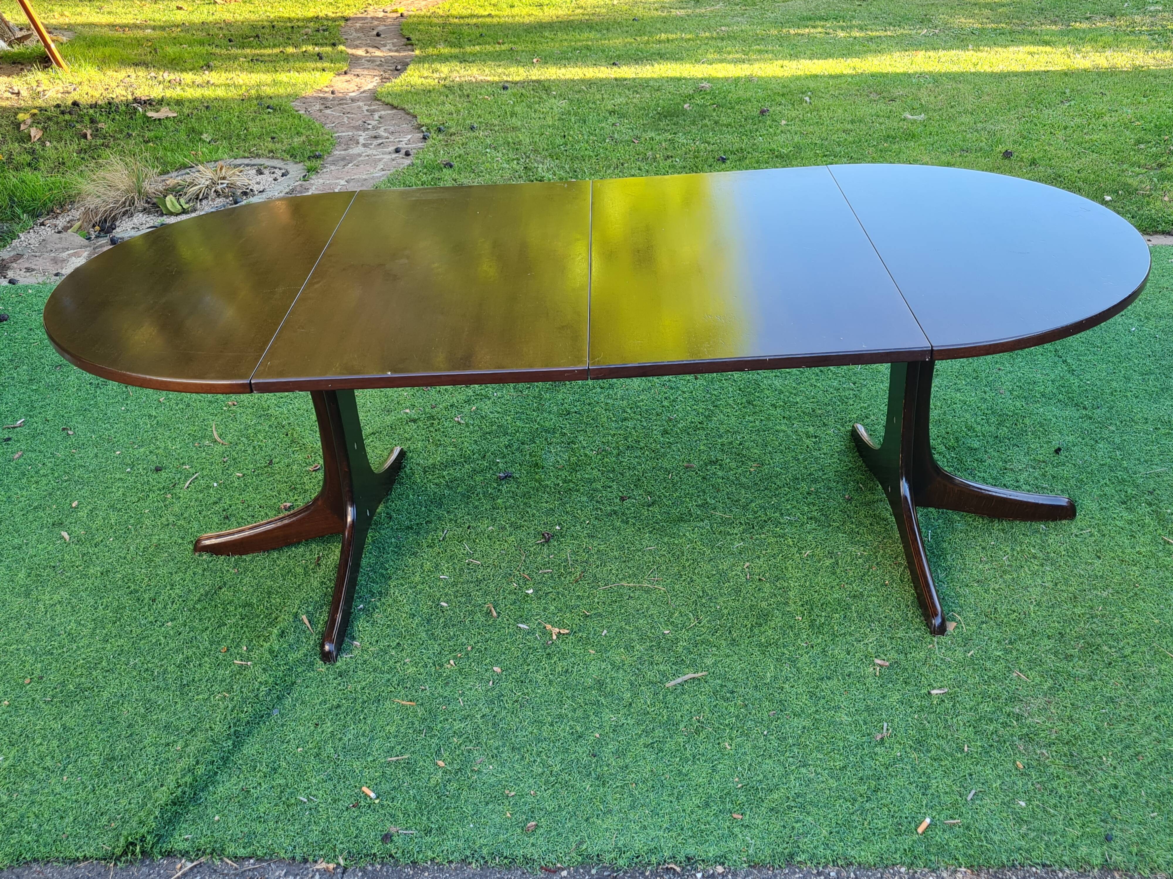 Extendable dining table Thonet