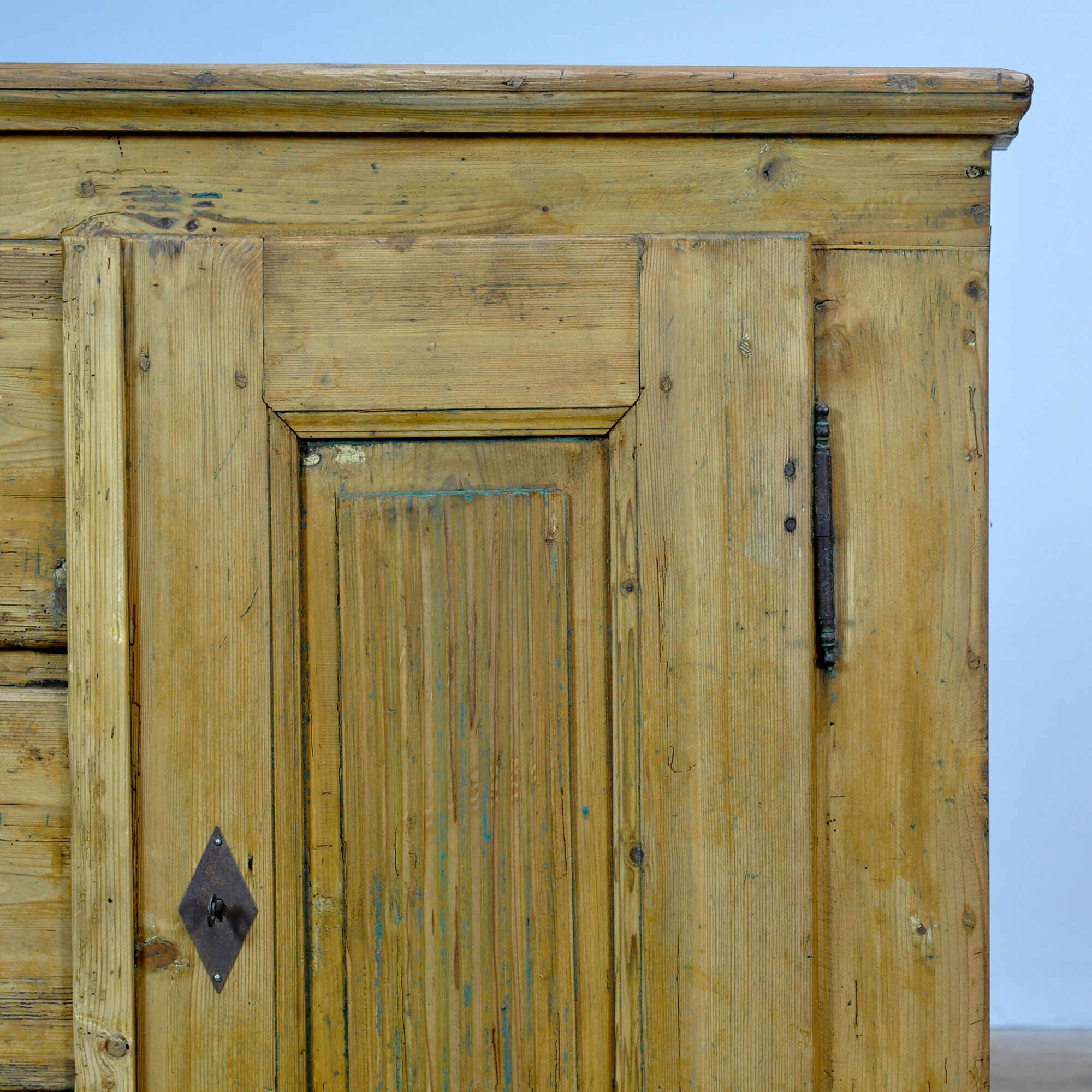 Cabinet en pin, vers 1900