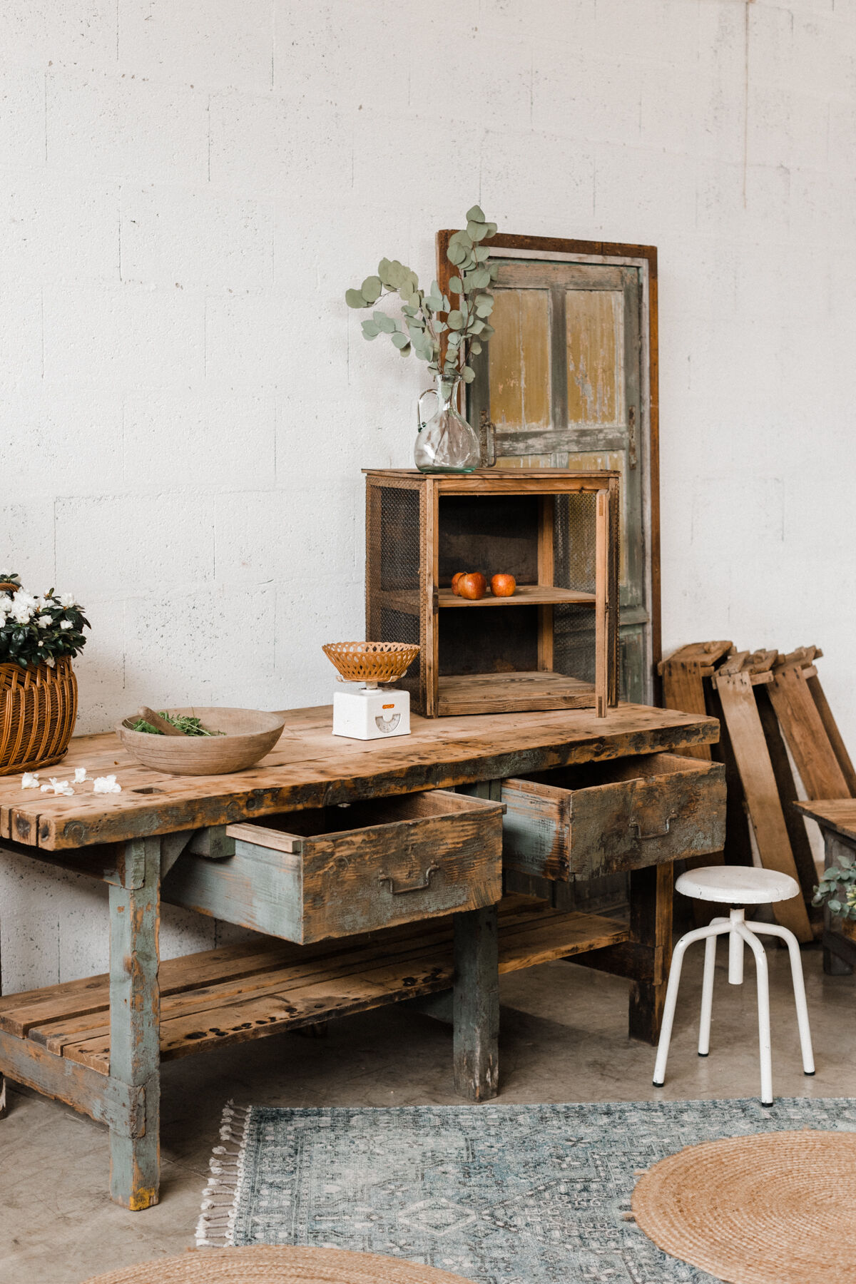 Green wooden workbench – 2 drawers