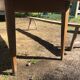 Table de ferme et deux bancs
