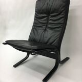 Mid-Century design black leather lounge chair by Ingmar Relling for Westnof