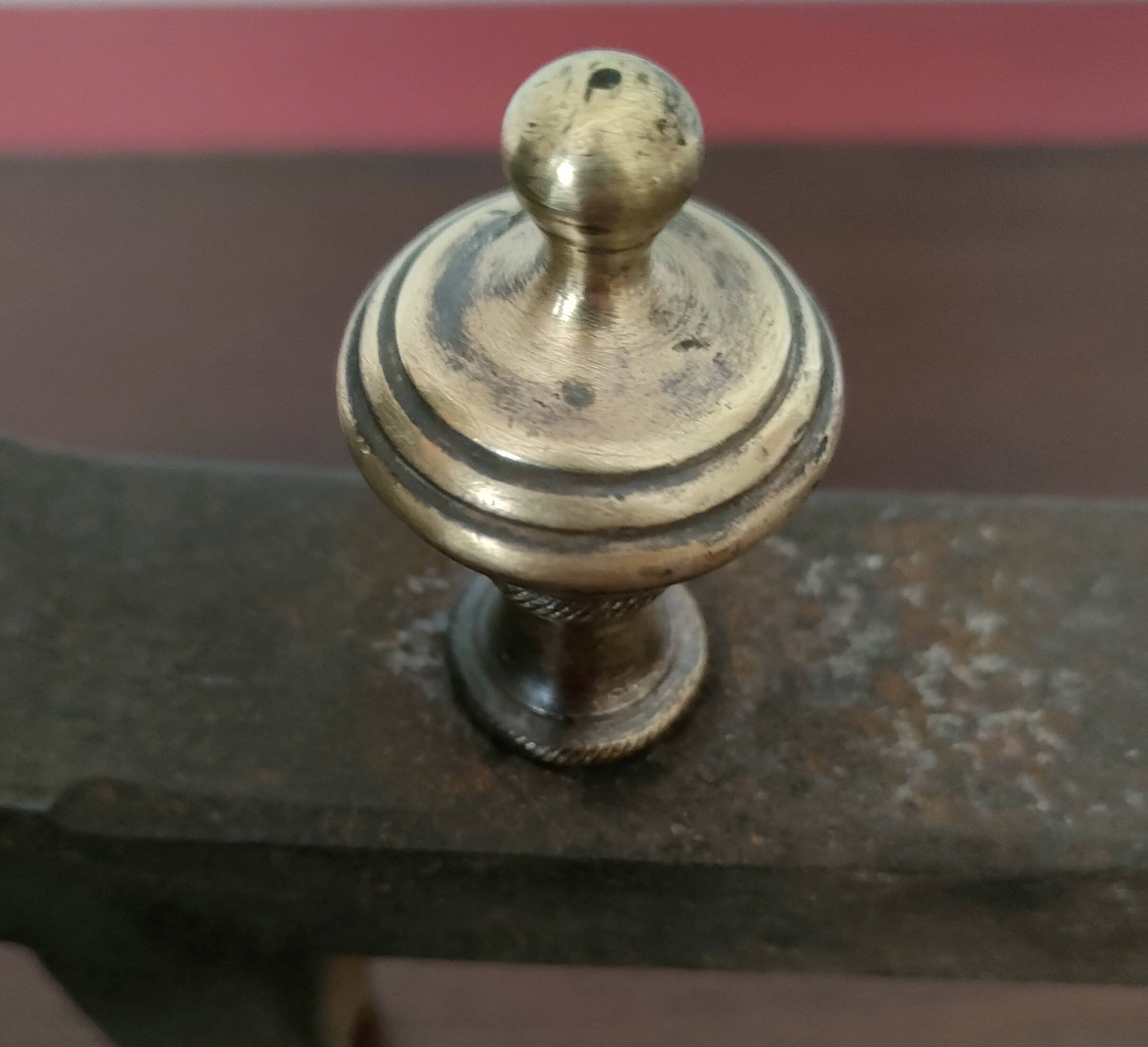 Pair of Louis-Philippe andirons with Caryatids - Bronze, cast iron - 19th century