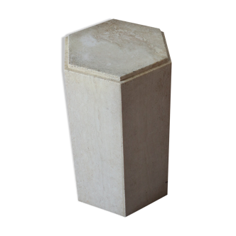 Faceted saddle in vintage travertine