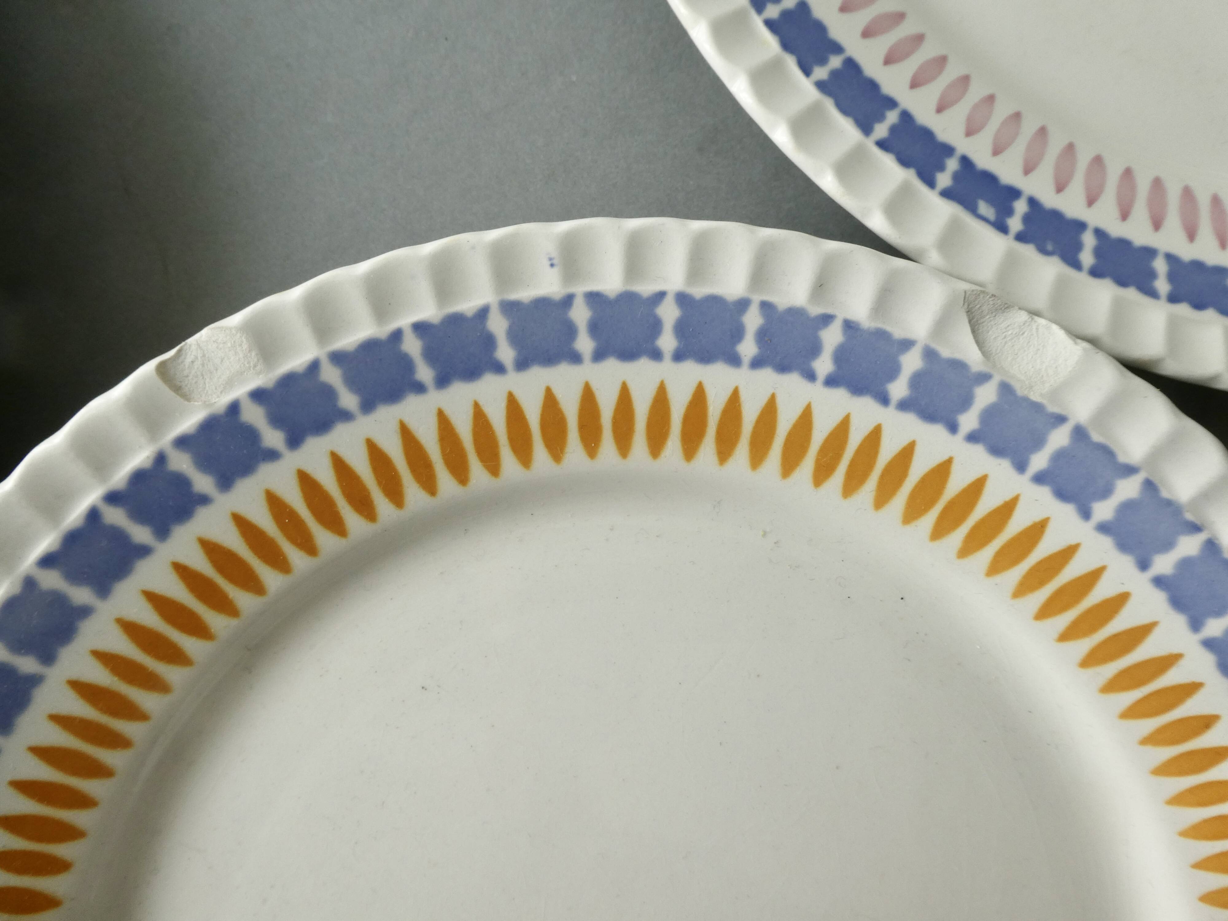 4 Digoin Sarreguemines France dinner plates, 24 cm