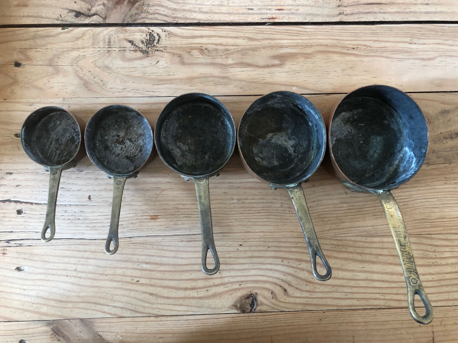 Mini battery of 5 pewter pans