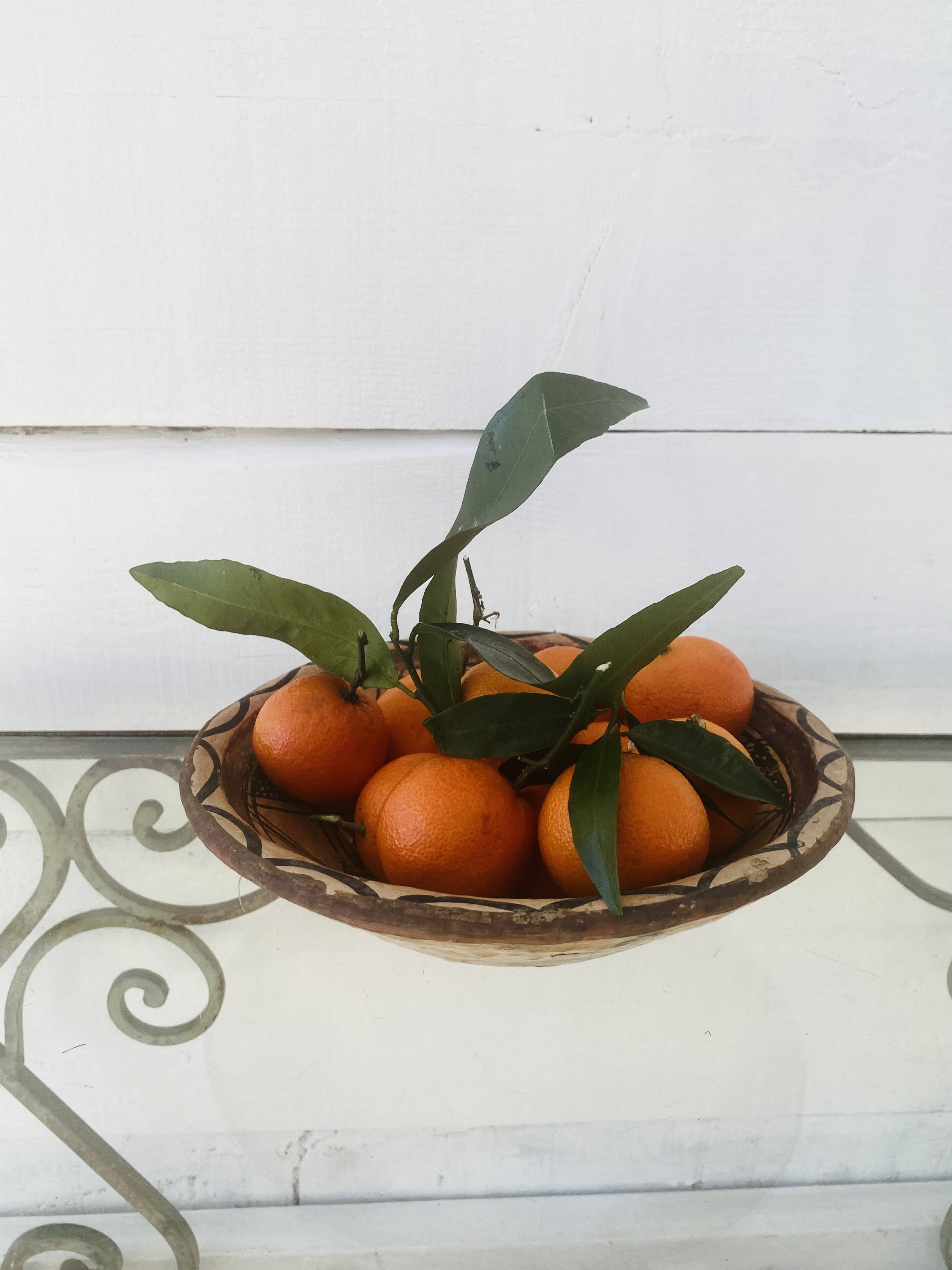 Kabyle dish in painted terracotta
