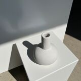 Handmade soliflore drop vase in terracotta painted white h:20 d:15