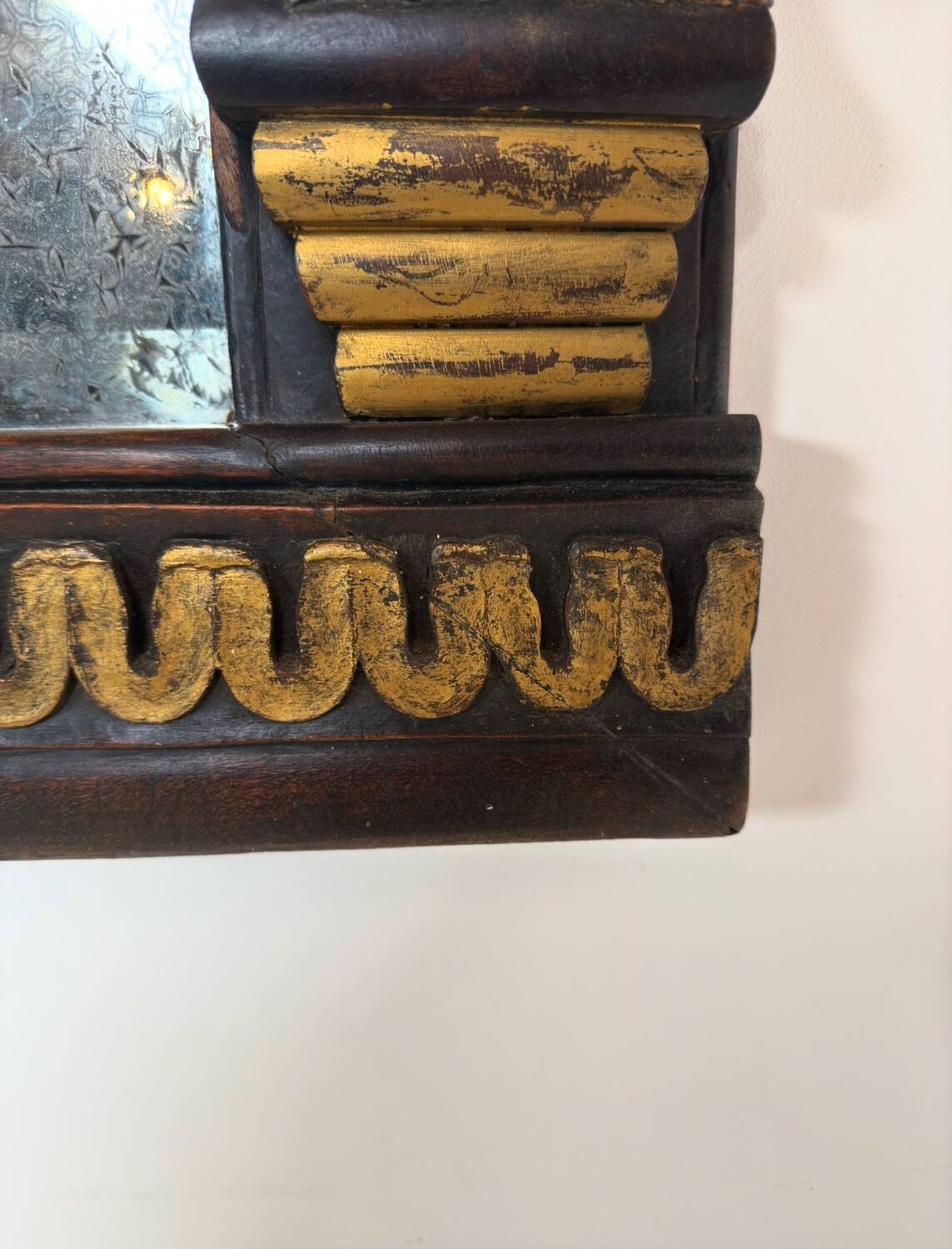 Miroir de style « Art déco » en bois sculpté