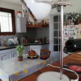 Eyeball desk lamp adjustable and steerable