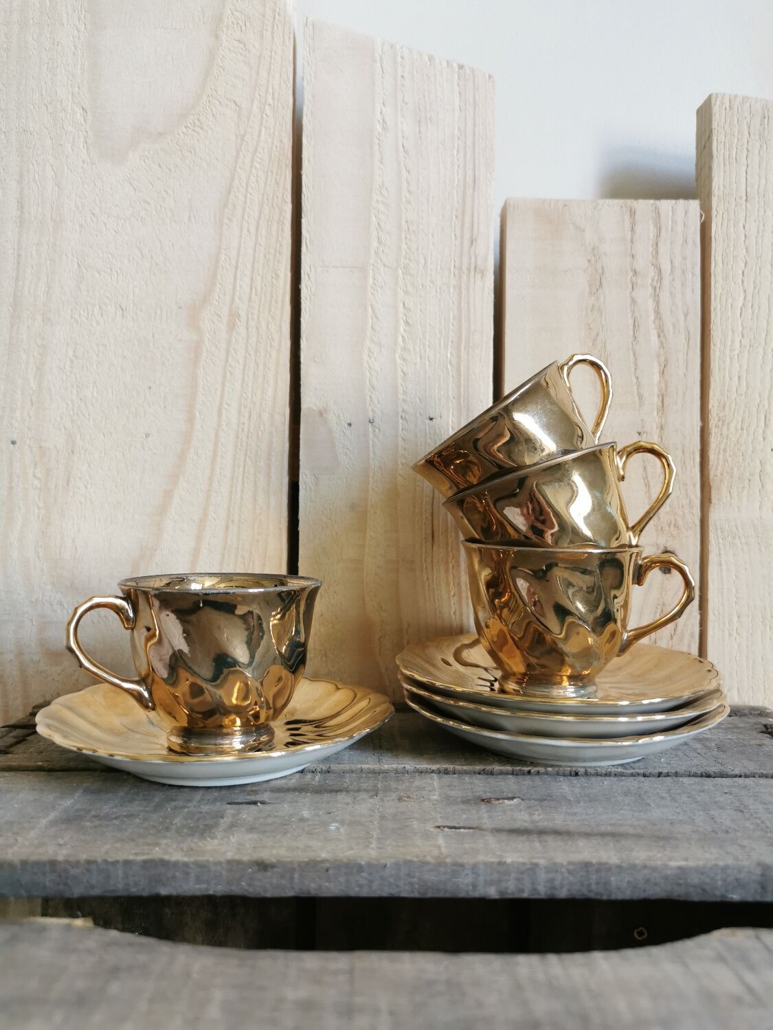 Vintage golden porcelain cups