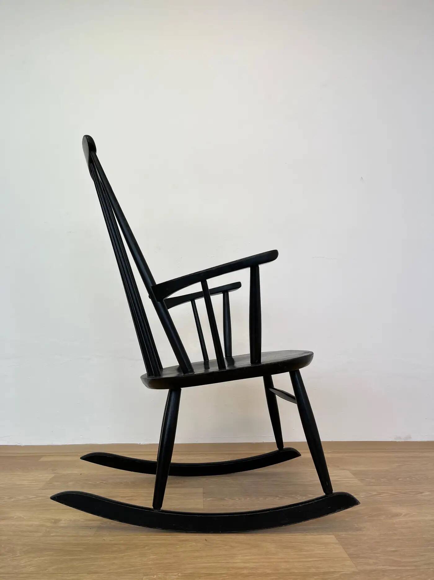 Midcentury rocking chair designed by Ilmari Tapiovaara, Finland, 1960s