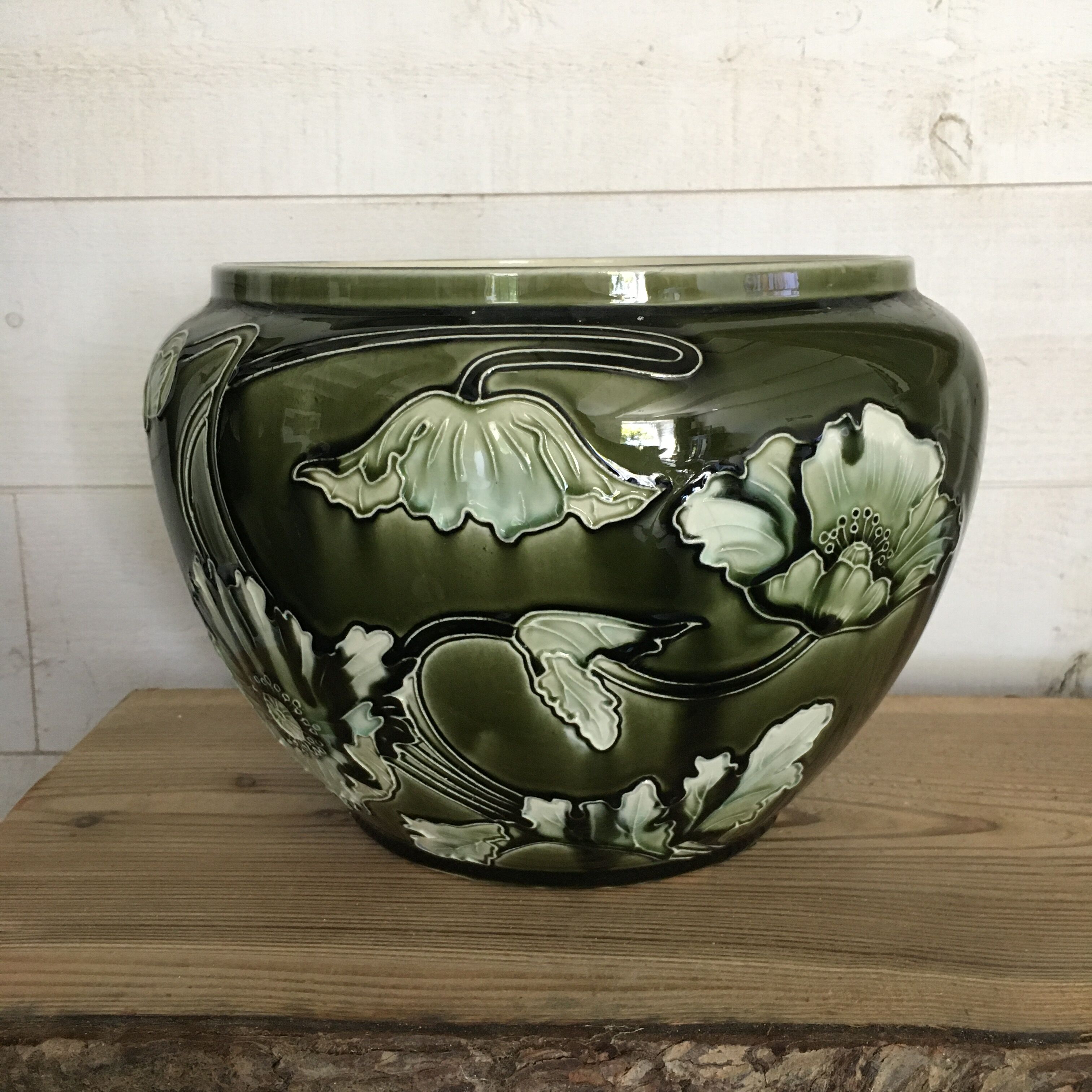 Olive green art deco pot cache