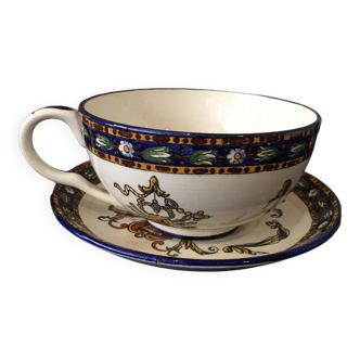 Tasse a the cup with its earthenware sub-cup of gien renaissance model