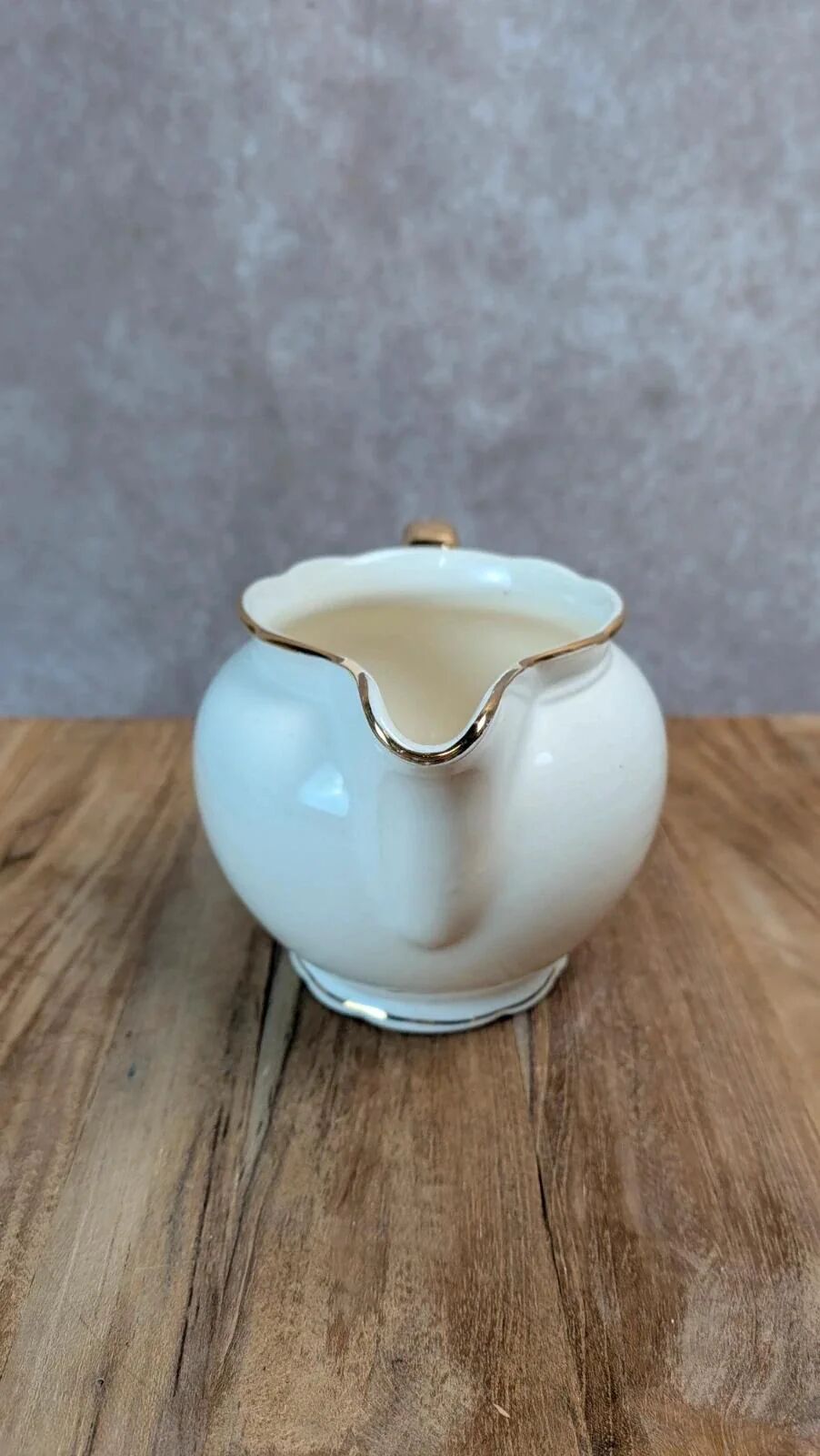 Small milk jug Villeroy & Boch with gold trim – vintage