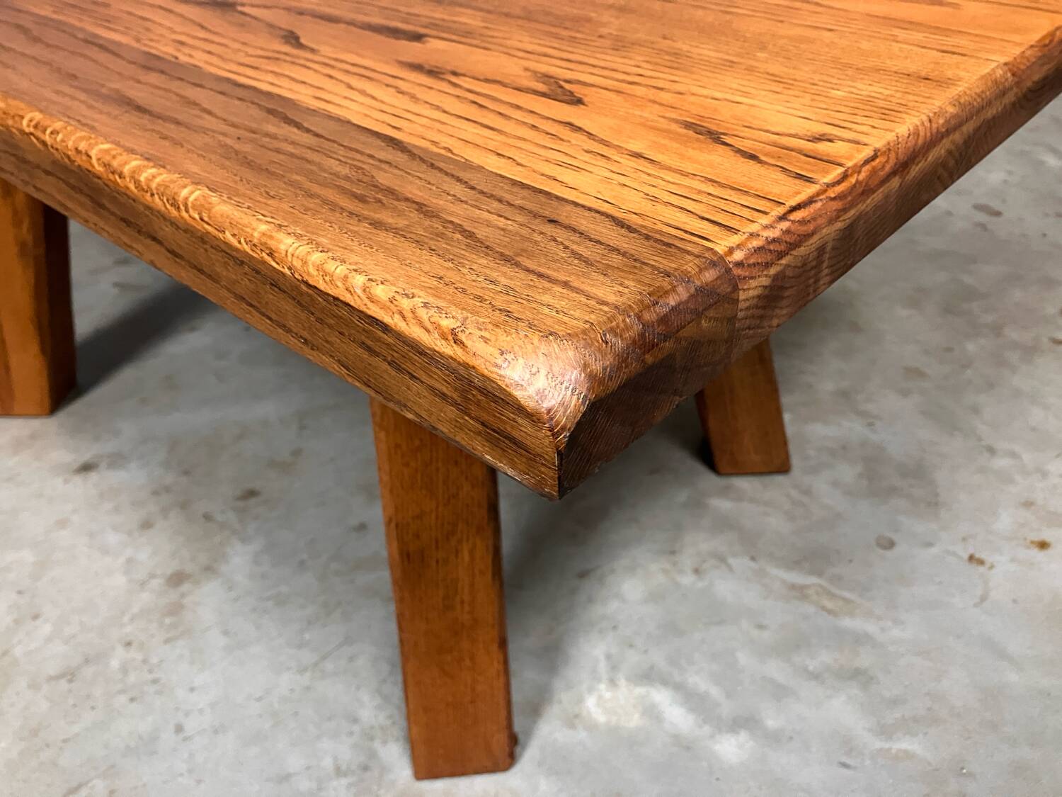 Table basse brutaliste pak rustique des années 70