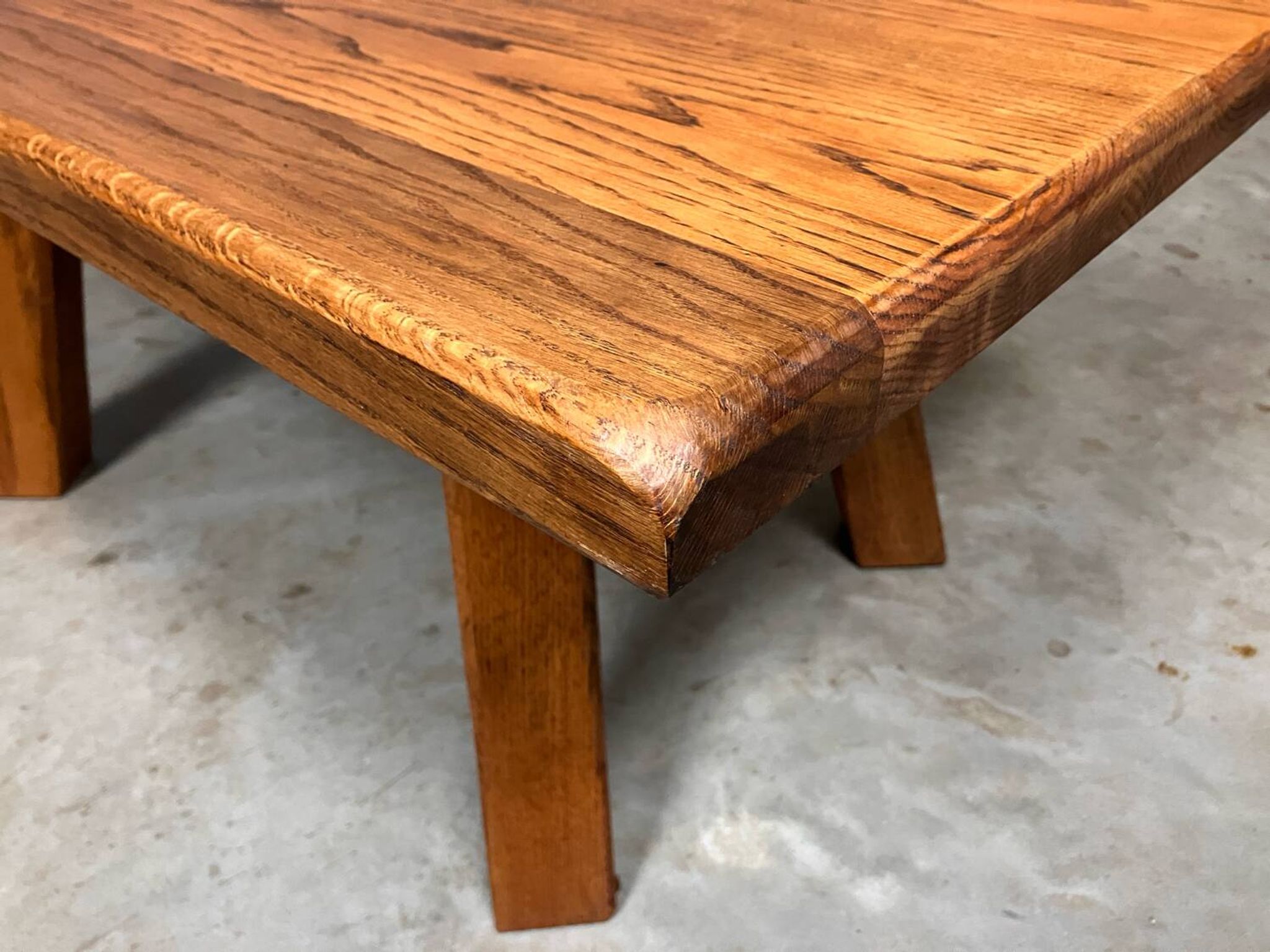 Table basse brutaliste pak rustique des années 70