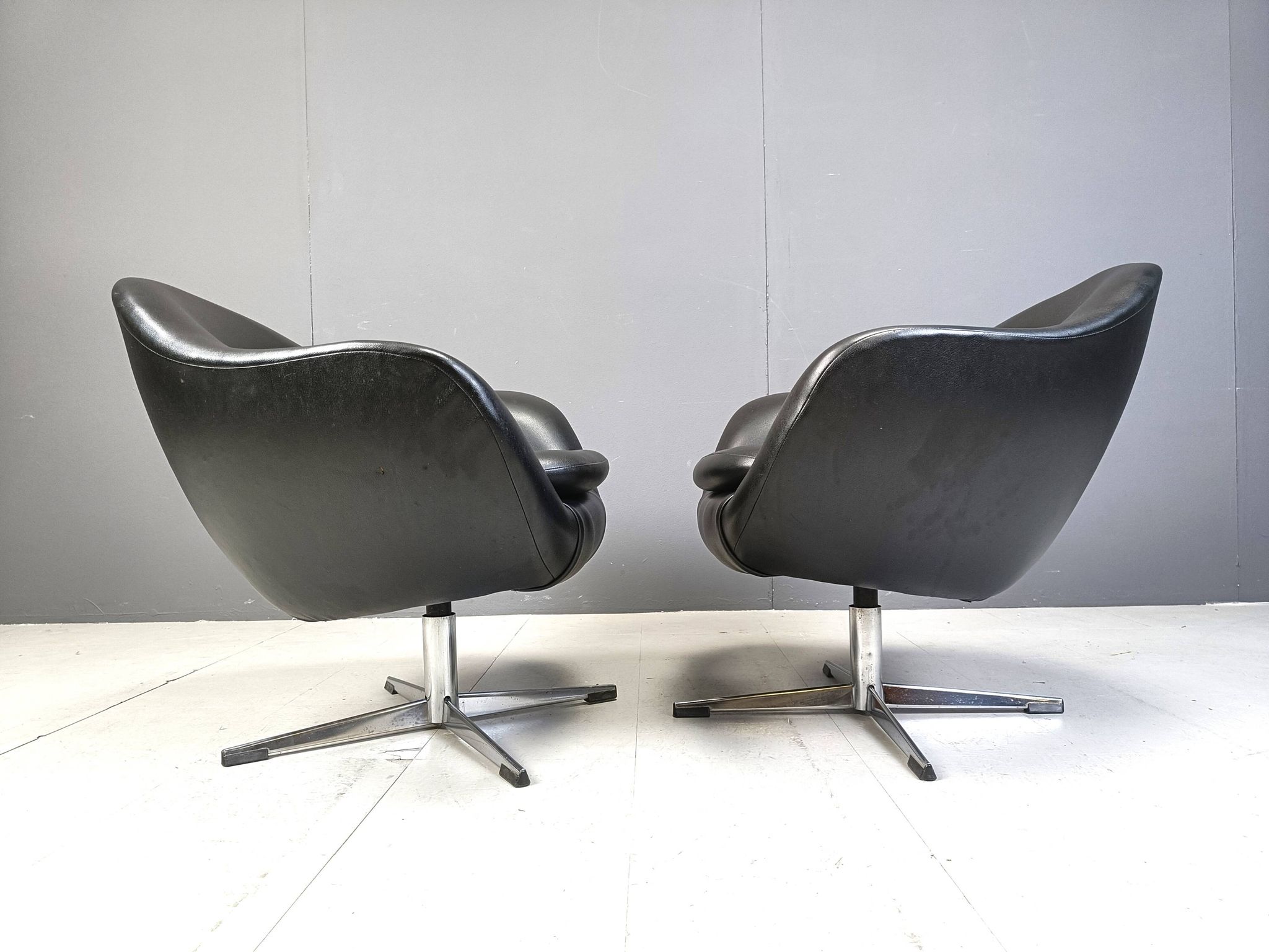 Fauteuils club du milieu du siècle, années 1960