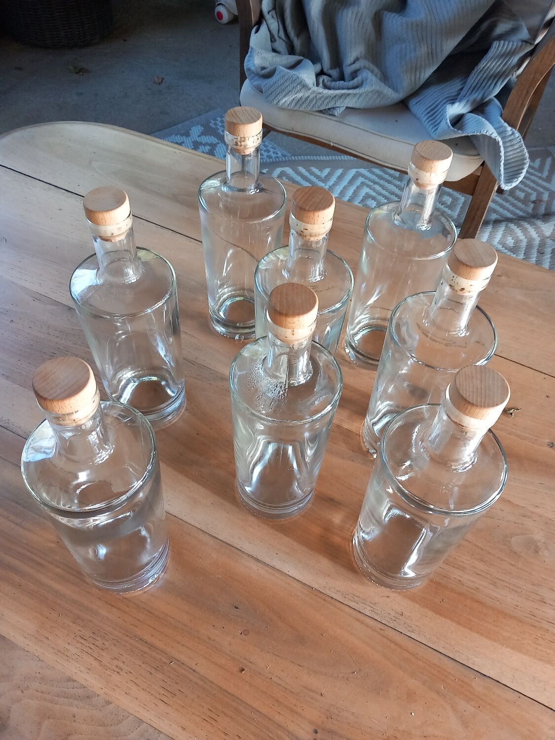 Set of 8 glass bottles with corks