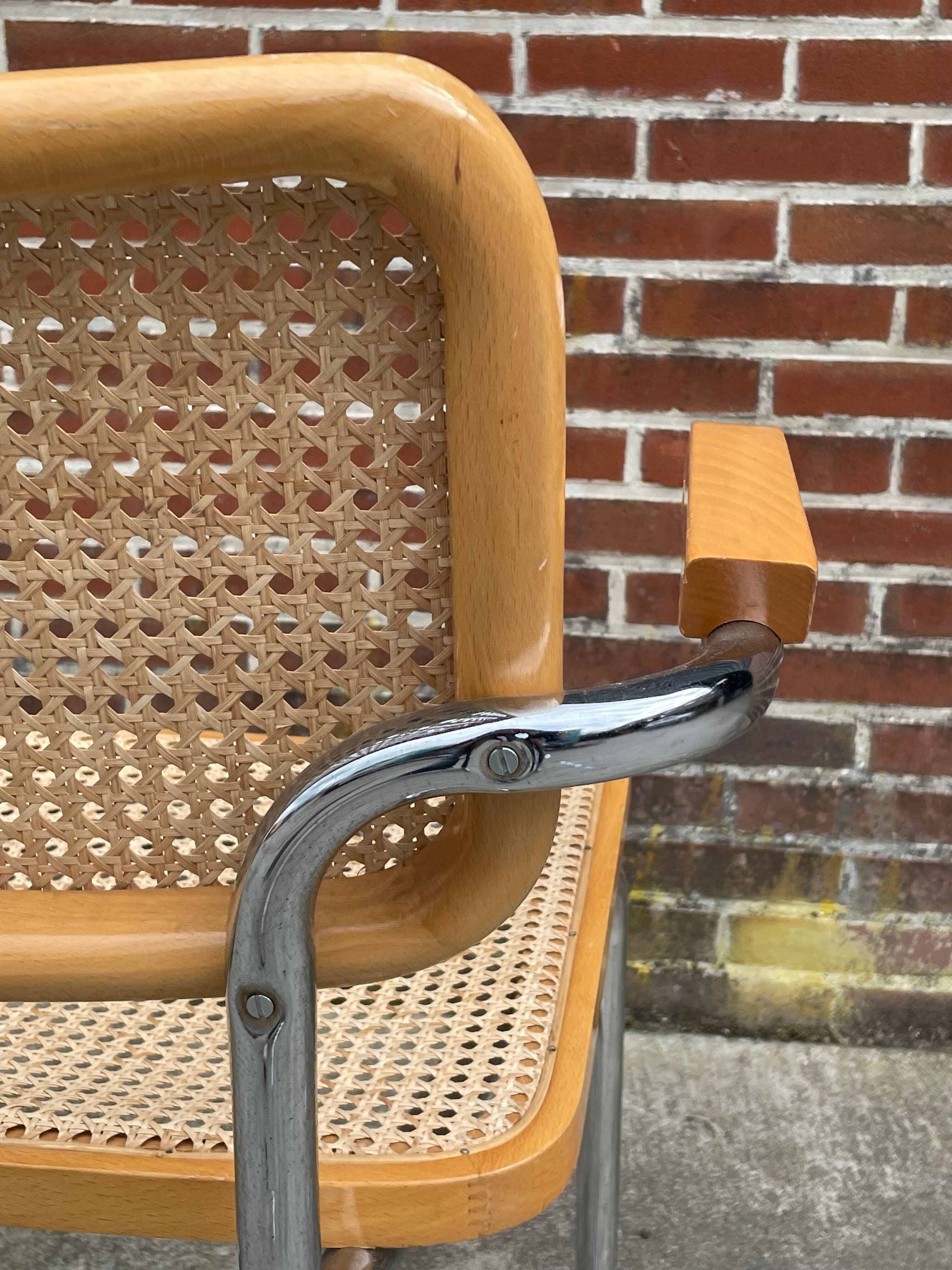 Cesca chair B64 with armrests by Marcel Breuer Design