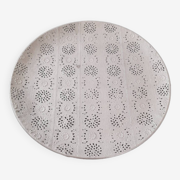 Patterned metal tray