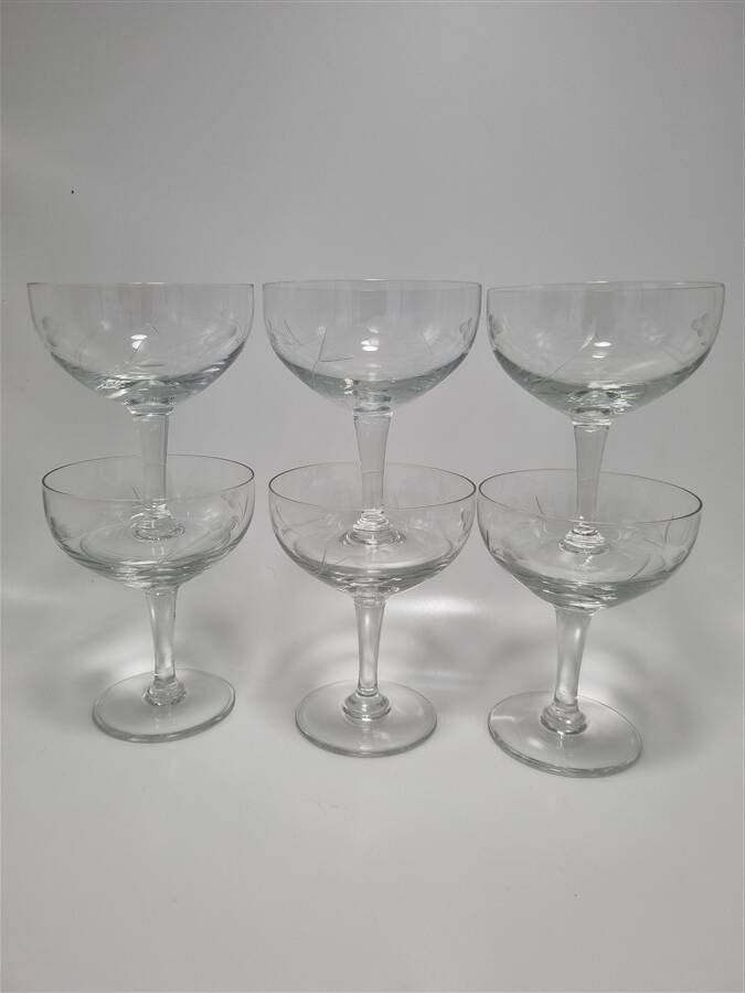 Set of 6 champagne glasses