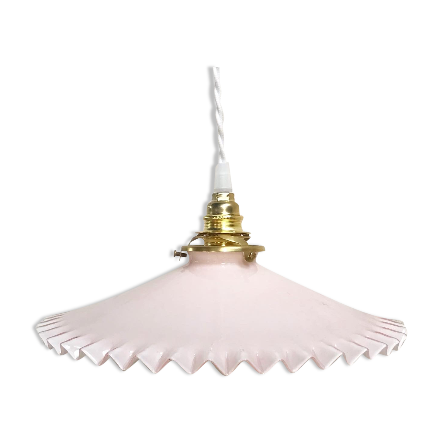 Pink opaline suspension