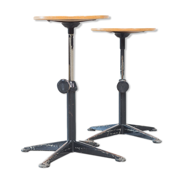 Deux tabourets pivotants par Friso Kramer pour Ahrend de Cirkel, 1960 — Beyit