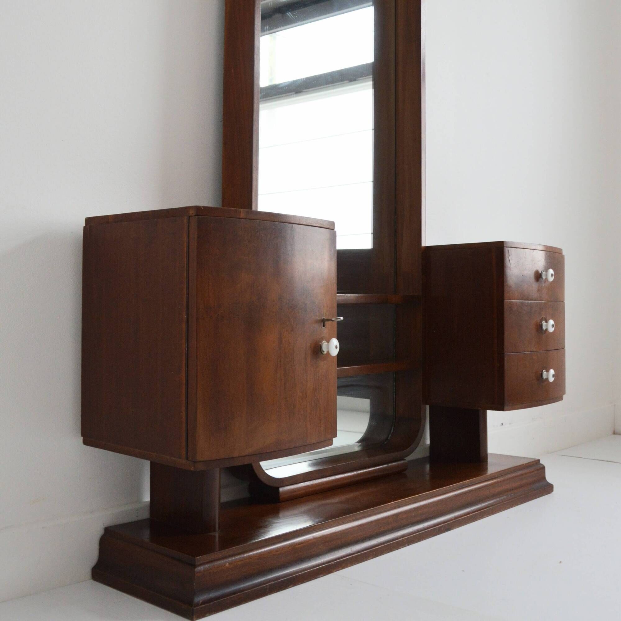 Hairdresser, Art Deco entrance furniture 1930