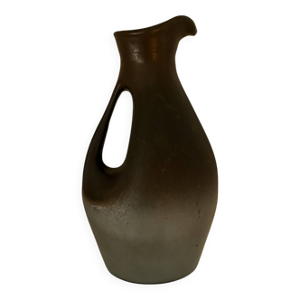 set of 17 decorative items