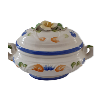 Soup tureen