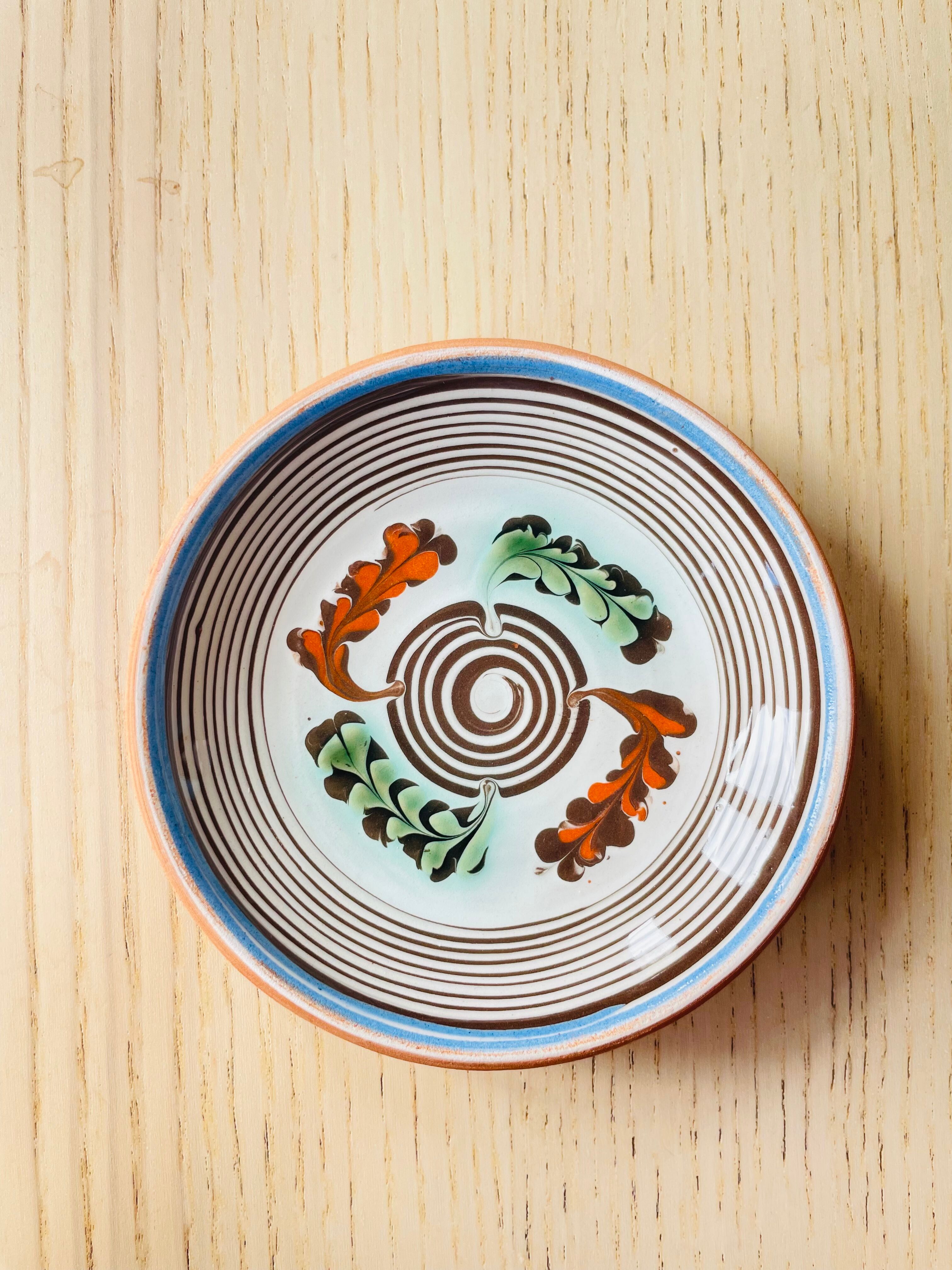 Romanian handicraft ceramic plate