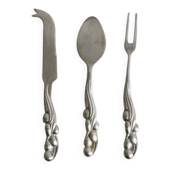 Antique cheese cutlery set
