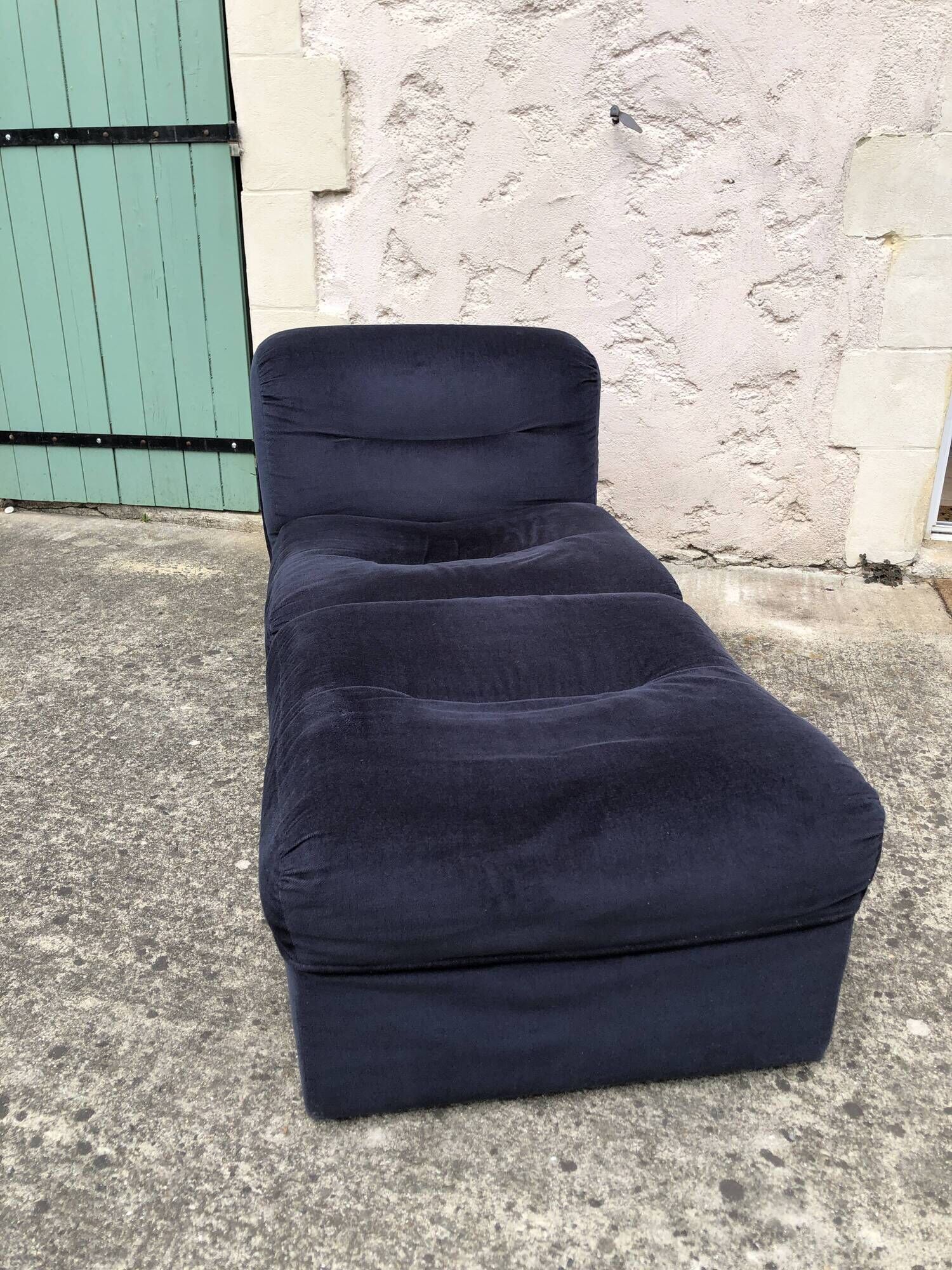 Driver / armchair and ottoman, in midnight blue velvet, 1970/1980