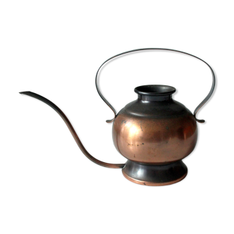 Copper and brass watering can, vintage from the 1960s, the can does NOT loose water